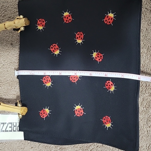 Embroidered ladybug purse - Picture 4 of 4